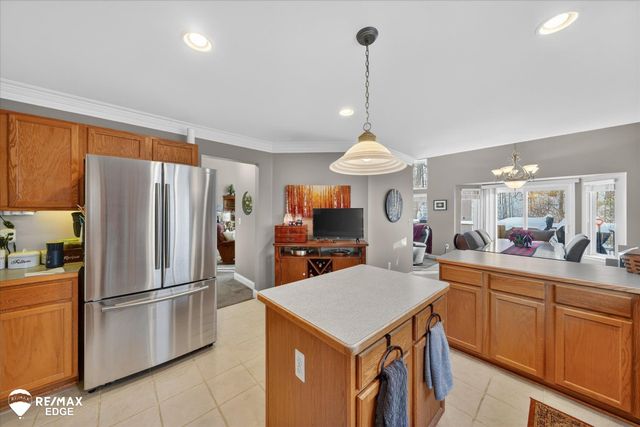 90 Ridge Field Court, Oxford, MI 48371