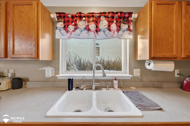 90 Ridge Field Court, Oxford, MI 48371