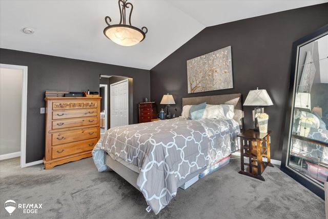 90 Ridge Field Court, Oxford, MI 48371