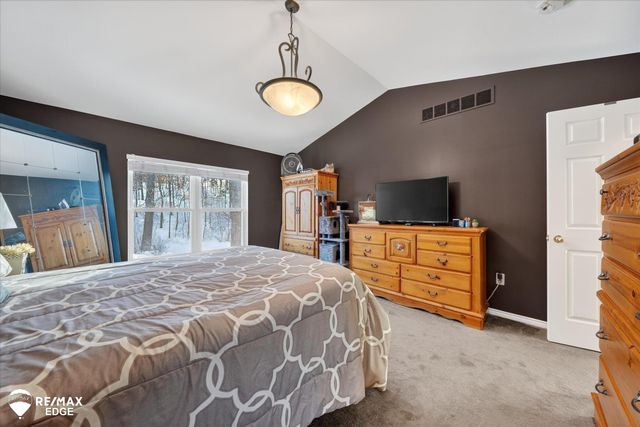 90 Ridge Field Court, Oxford, MI 48371