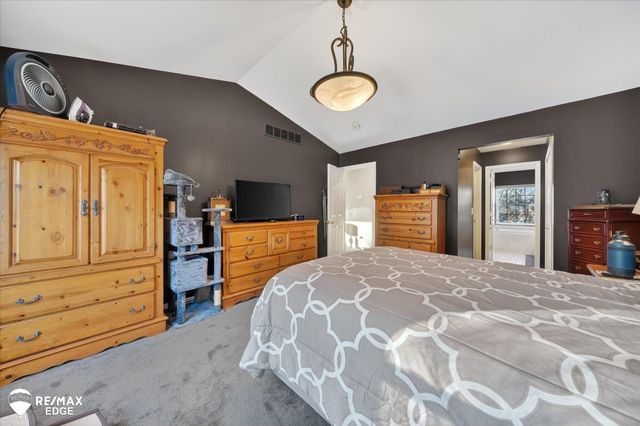 90 Ridge Field Court, Oxford, MI 48371