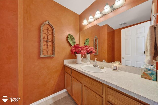 90 Ridge Field Court, Oxford, MI 48371