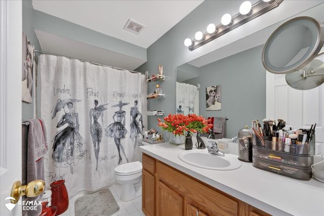 90 Ridge Field Court, Oxford, MI 48371