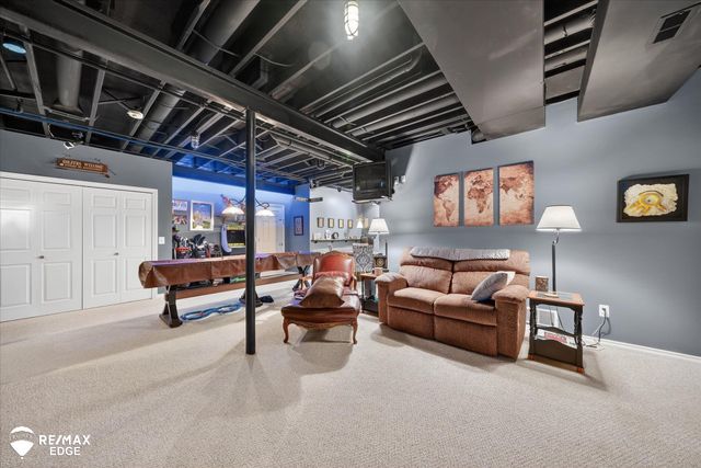 90 Ridge Field Court, Oxford, MI 48371