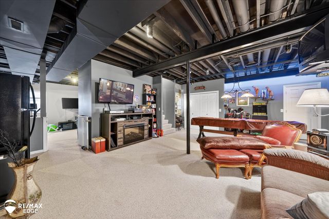 90 Ridge Field Court, Oxford, MI 48371