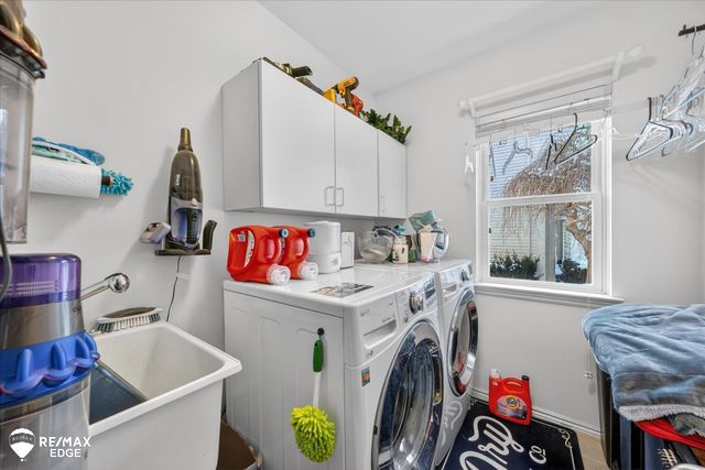 90 Ridge Field Court, Oxford, MI 48371