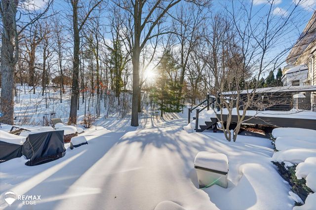 90 Ridge Field Court, Oxford, MI 48371