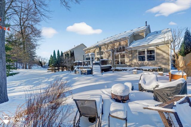 90 Ridge Field Court, Oxford, MI 48371