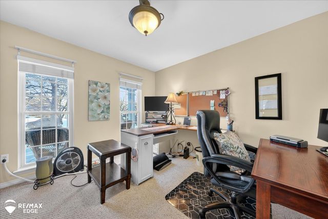 90 Ridge Field Court, Oxford, MI 48371