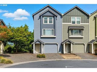 21821 Ne HEARTWOOD Cir, Fairview, OR 97024