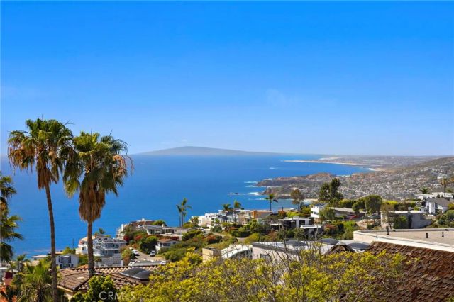 725 Balboa Avenue, Laguna Beach, CA 92651