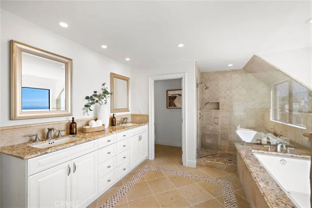 725 Balboa Avenue, Laguna Beach, CA 92651