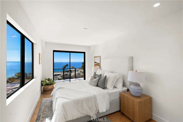 725 Balboa Avenue, Laguna Beach, CA 92651