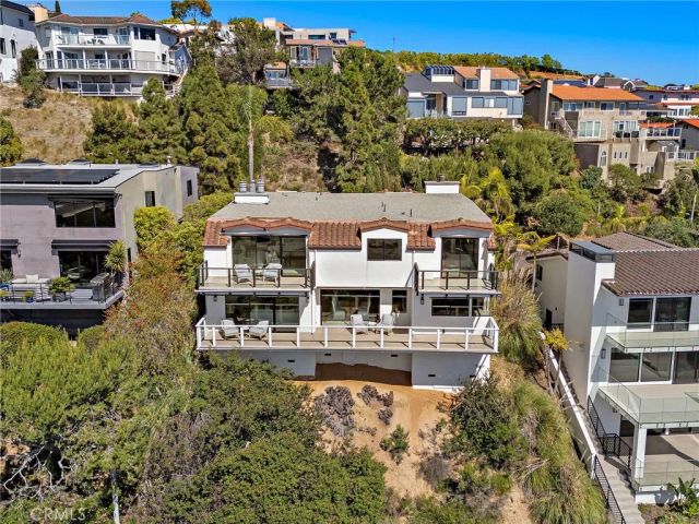 725 Balboa Avenue, Laguna Beach, CA 92651