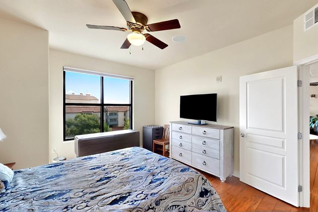 330 Las Colinas Boulevard E 602, Irving, TX 75039