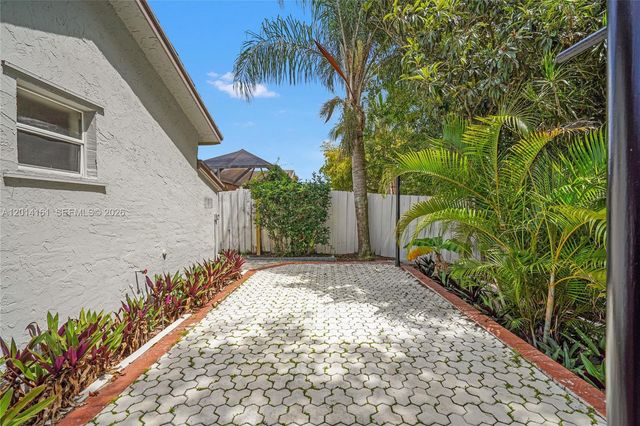 1332 Waterway Cove Drive, Wellington, FL 33414