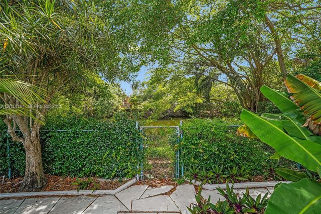 1332 Waterway Cove Drive, Wellington, FL 33414
