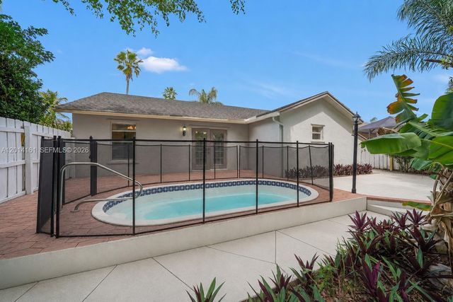 1332 Waterway Cove Drive, Wellington, FL 33414