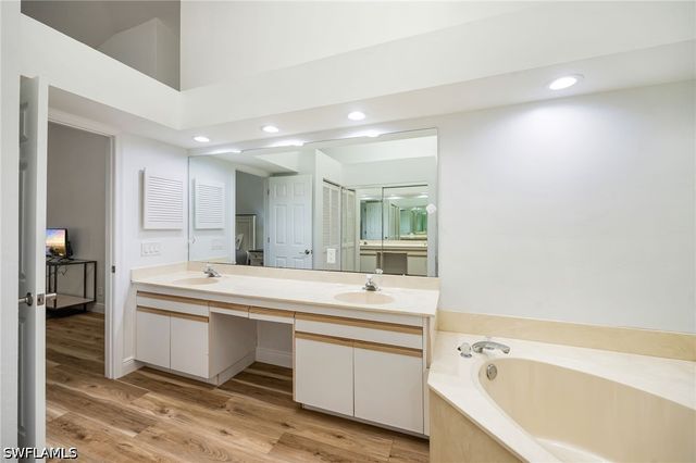 792 Eagle Creek DR 203, Naples, FL 34113