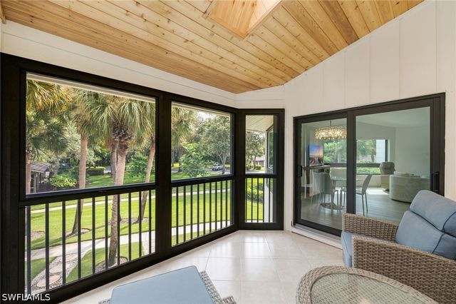 792 Eagle Creek DR 203, Naples, FL 34113