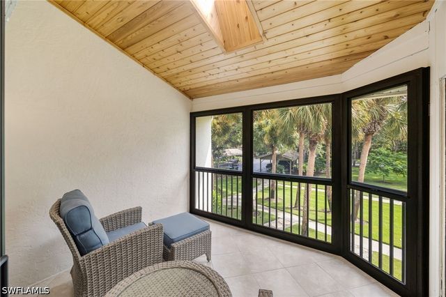792 Eagle Creek DR 203, Naples, FL 34113