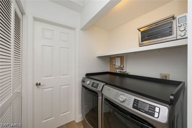 792 Eagle Creek DR 203, Naples, FL 34113