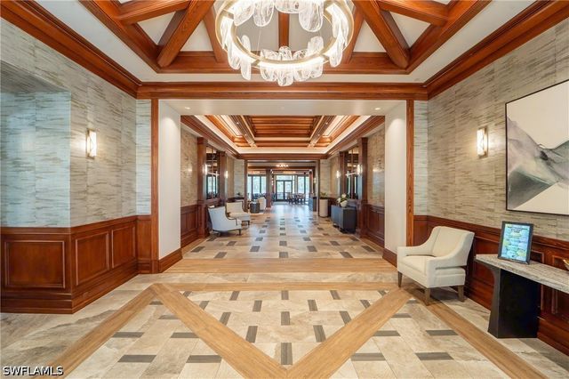 792 Eagle Creek DR 203, Naples, FL 34113