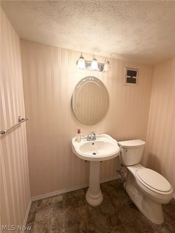 170 Tartan Drive, Follansbee, WV 26037