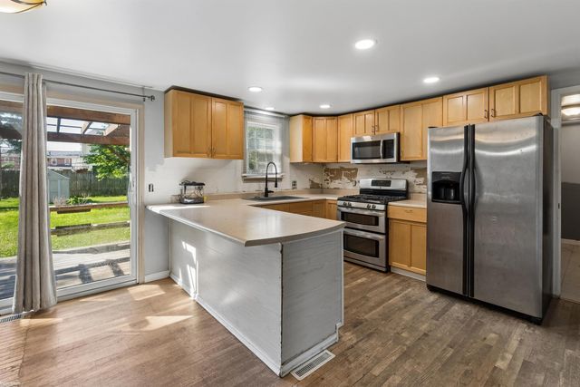 1816 S Woodland Drive, Port Huron, MI 48060