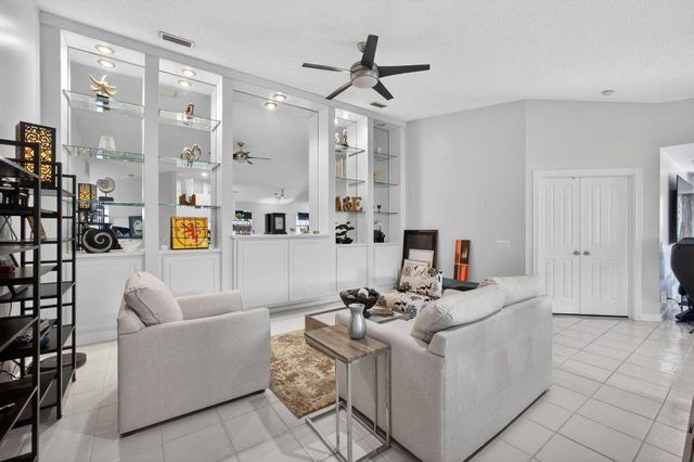 4153 Royal Oak Drive, Palm Beach Gardens, FL 33410