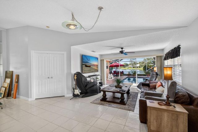 4153 Royal Oak Drive, Palm Beach Gardens, FL 33410