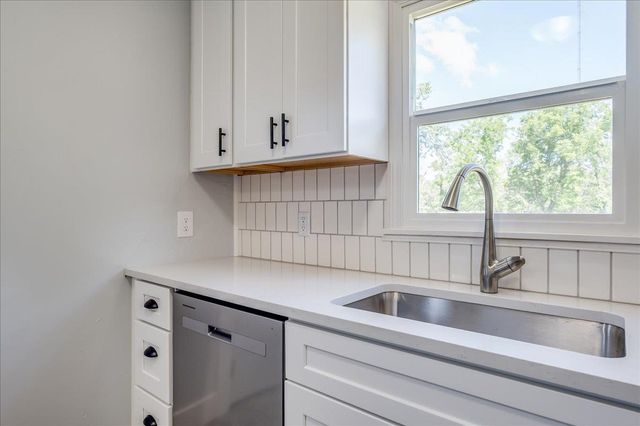 1340 E 71st St S, Haysville, KS 67060