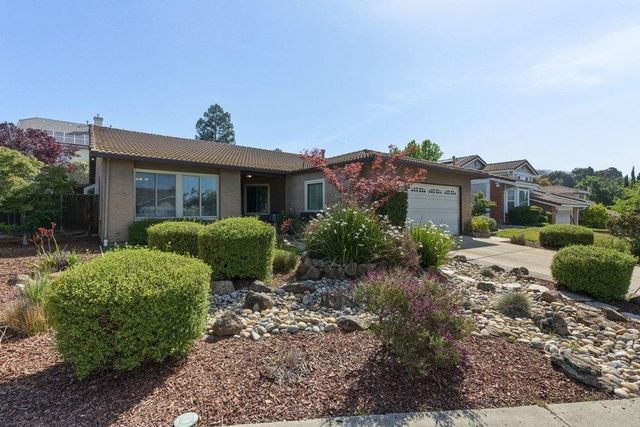 2072 Pleasant Crest Court, San Jose, CA 95148