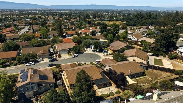 2072 Pleasant Crest Court, San Jose, CA 95148