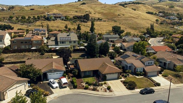 2072 Pleasant Crest Court, San Jose, CA 95148