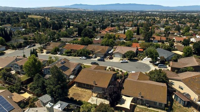 2072 Pleasant Crest Court, San Jose, CA 95148