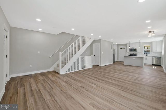 823 46TH ST NE, Washington, DC 20019