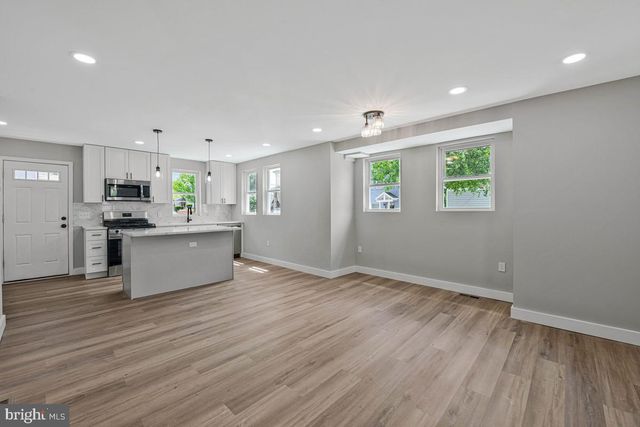 823 46TH ST NE, Washington, DC 20019