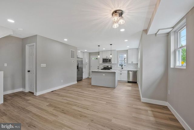 823 46TH ST NE, Washington, DC 20019