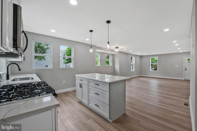 823 46TH ST NE, Washington, DC 20019