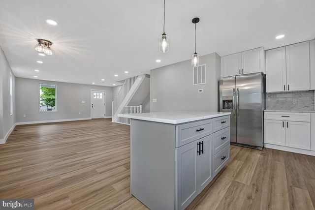823 46TH ST NE, Washington, DC 20019