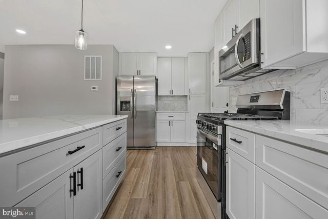 823 46TH ST NE, Washington, DC 20019
