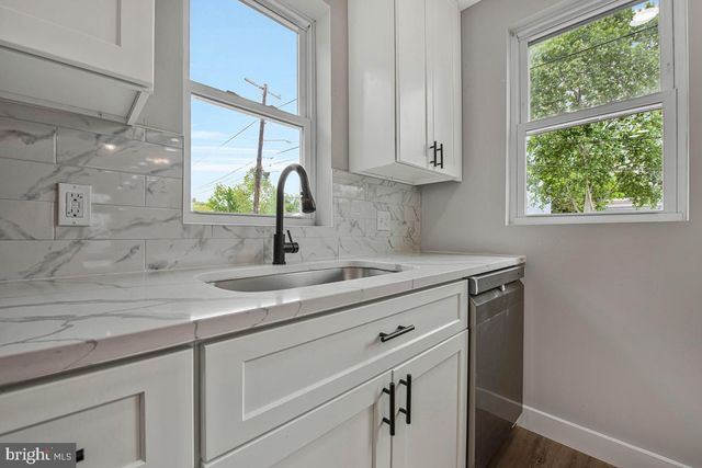 823 46TH ST NE, Washington, DC 20019