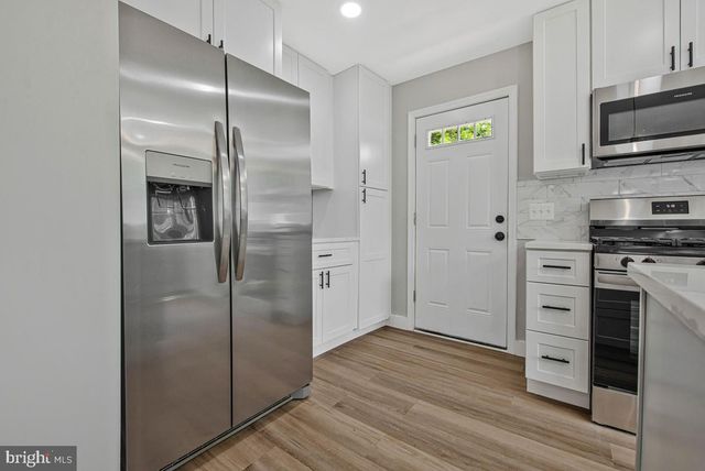 823 46TH ST NE, Washington, DC 20019