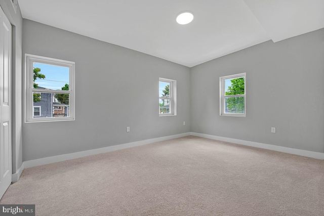 823 46TH ST NE, Washington, DC 20019