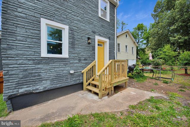 823 46TH ST NE, Washington, DC 20019
