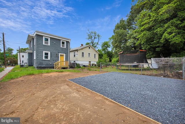 823 46TH ST NE, Washington, DC 20019