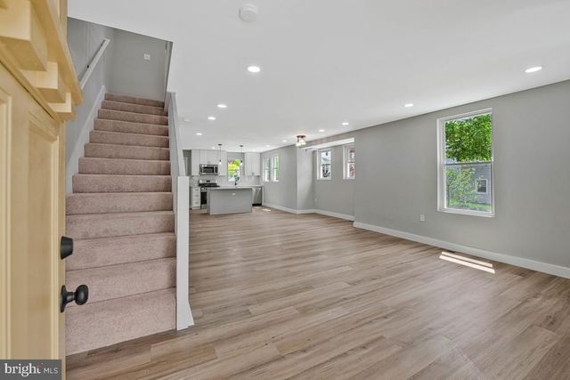 823 46TH ST NE, Washington, DC 20019