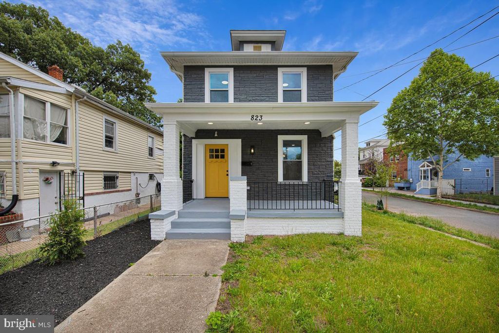 823 46TH ST NE, Washington, DC 20019