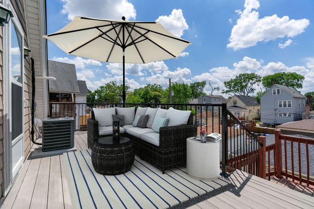 4624 N Springfield Avenue, Chicago, IL 60625